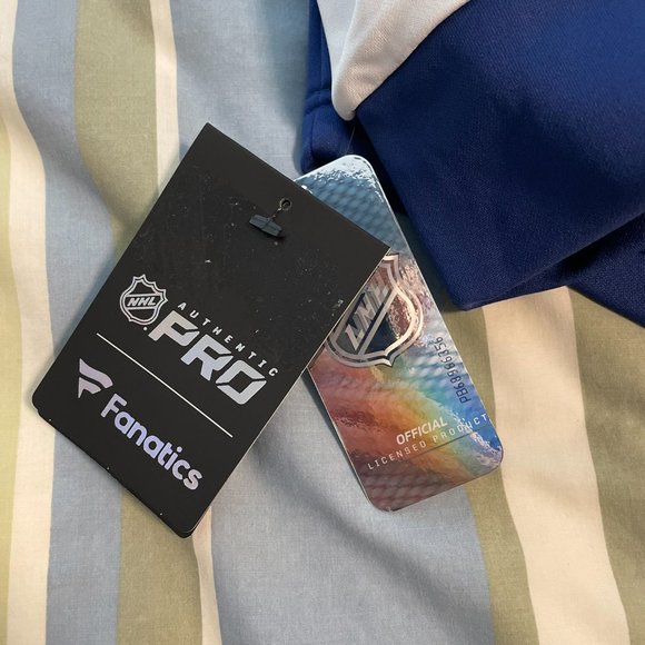 Toronto Maple Leafs Fanatics Team Issued Hoodie - Picture 5 of 6